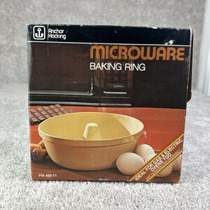 Anchor Hocking Microware Microwave Bundt Pan Baking Ring PM459-TI 2.5 QT Vintage